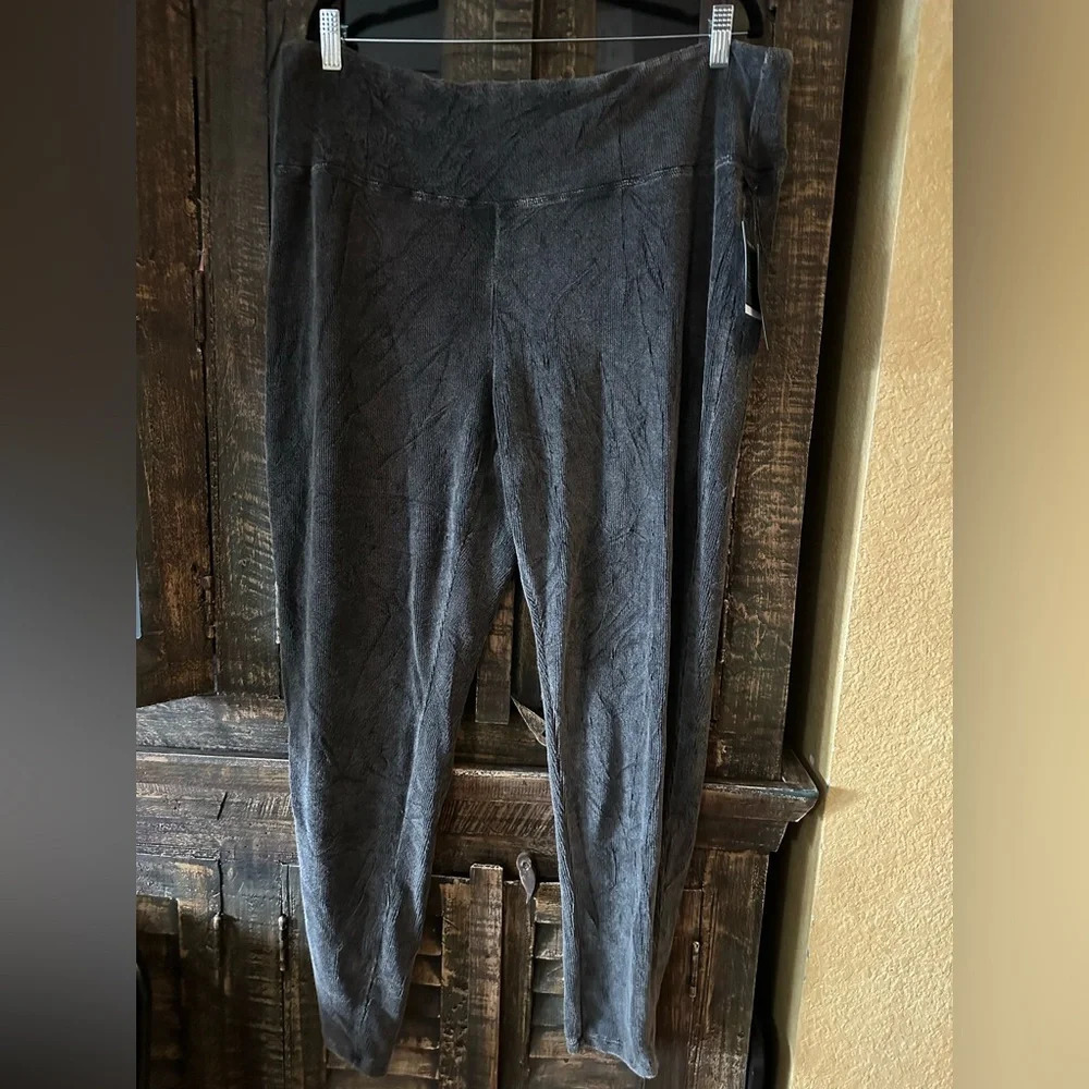 Black Tape_ Fuzzy Lounge Pants - Black Wash - Size 3X  New With Tags